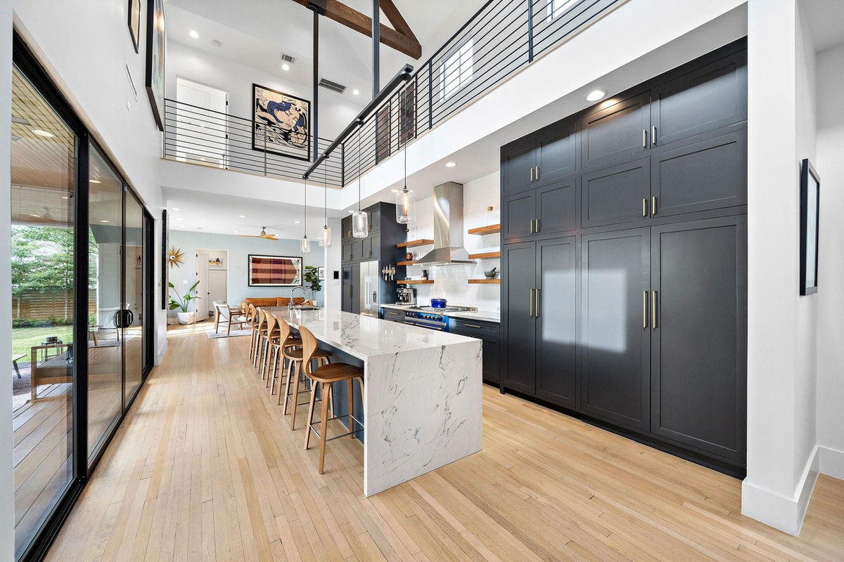 Front facade with landscaping